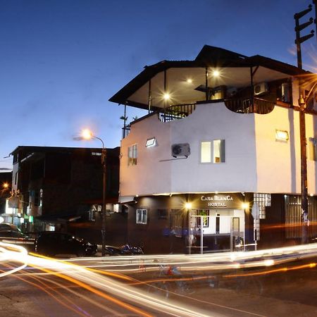 Hostal Casa Blanca Тарапото Экстерьер фото