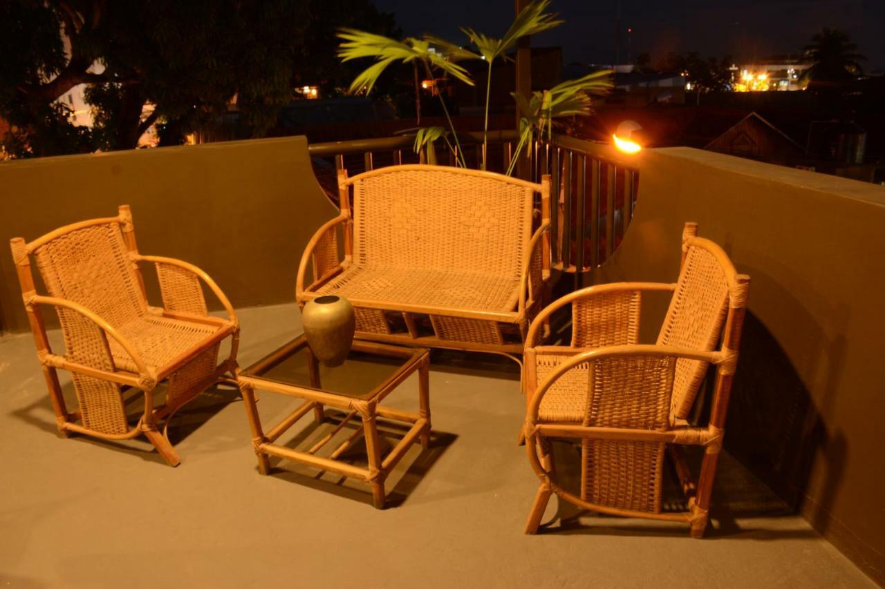 Hostal Casa Blanca Тарапото Экстерьер фото